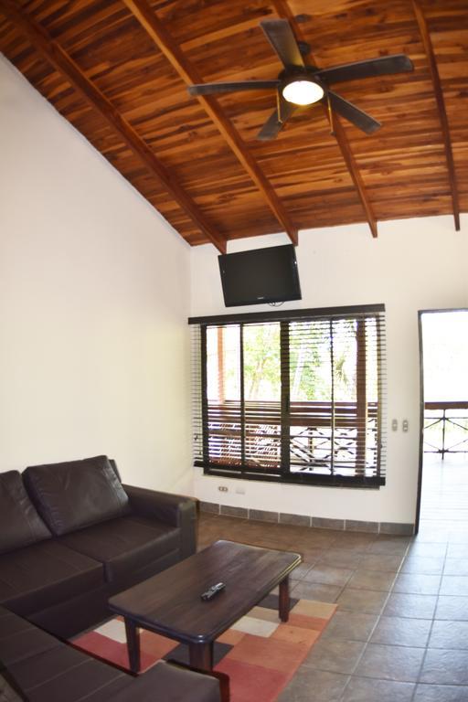 Casa Aura: Beachfront Premium Hostel Tamarindo Quarto foto