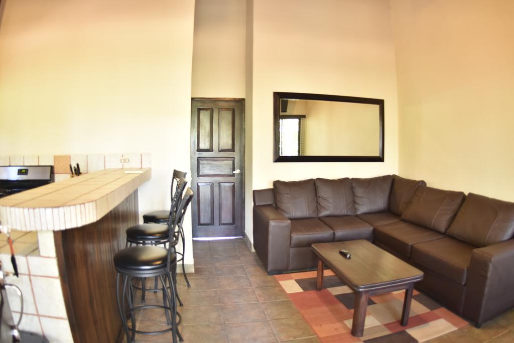 Casa Aura: Beachfront Premium Hostel Tamarindo Quarto foto
